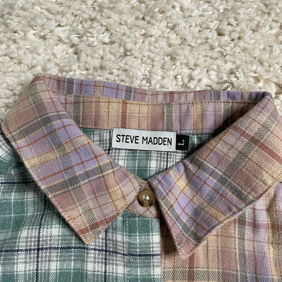 Steve Madden Plaid Button Down Size Large - Picture 5 of 6